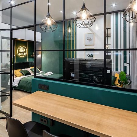 Emerald Lux Apartment. Liveinlviv Buitenkant foto