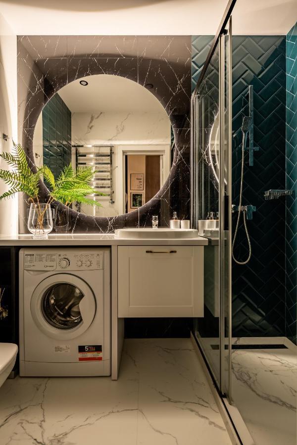 Emerald Lux Apartment. Liveinlviv Buitenkant foto